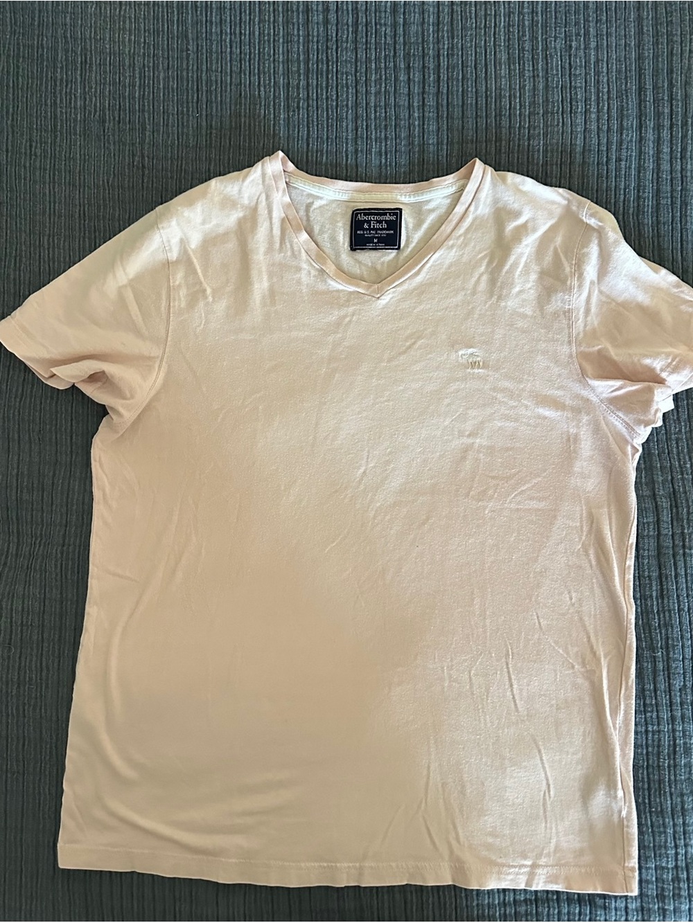 Abercrombie & Fitch Men's Pale Pink V-Neck Short Sleeve Tee Size Medium